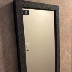 おしゃれな壁紙ミラーの画像