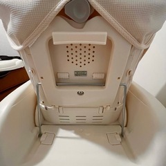 Combi　コンビ 電動ハイローチェアの画像