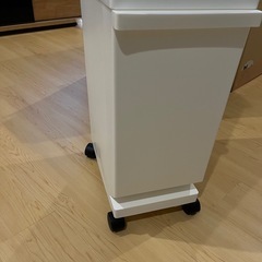 トンボ ユニード ゴミ箱 2段 55Lの画像