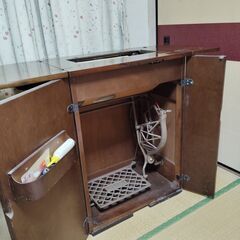 足踏みミシン、JUKI製ロータリックス「型式HZ-253」1960年代製の画像