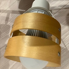 LEDシーリングライト 4灯、電球付きの画像