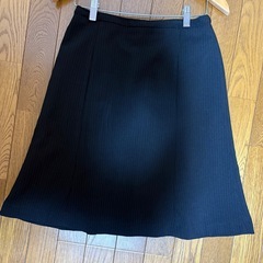 グレーストライプ柄スーツの画像