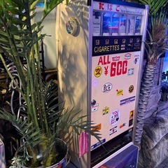 レトロタバコ販売機の画像