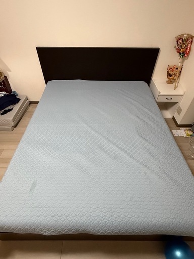 ダブルベッド