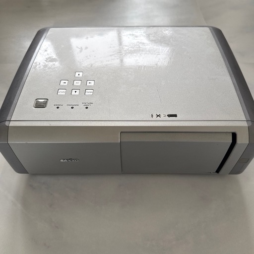 SANYO 液晶プロジェクター  LP-Z4