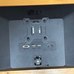 LG 21.5inch モニター＋ モニターアームの画像