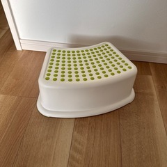 IKEAの子供用踏み台の画像