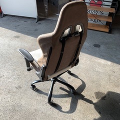 ゲーミングチェアの画像