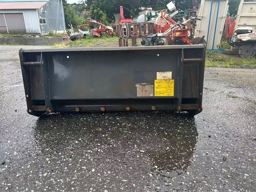 中古 トラクター用リアキャリア（作業台） トラクター後部に取り付けて使用する作業台です。 農作業や荷物の運搬に便利です。 中古 トラクター用リアキャリア（作業台） トラクター後部に取り付けて