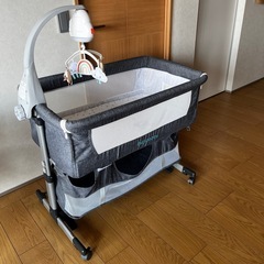 ベビーベッドの画像