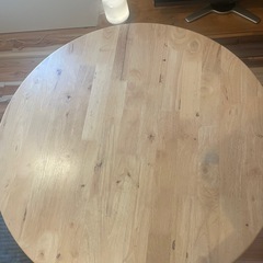 ダイニングテーブルの画像