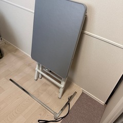 トリミングテーブルの画像