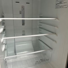 黒色 冷蔵庫 (Hisense)の画像