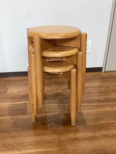 スタッキングストゥール〈３脚〉【町田市再生家具】260013