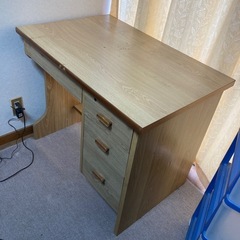 取引き場所は牛久市南　学習机　使い道色々の画像