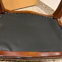 猫足の椅子の画像