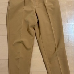 GU ジーユー　キャメル　カジュアルパンツ　ストレートパンツ　パンツの画像
