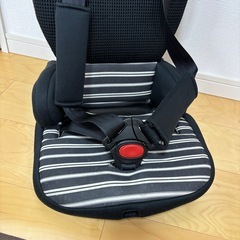日本育児折りたためるチャイルドシート♩ジュニアシート簡単取り付け持ち運び楽々♩定価1.4万の画像
