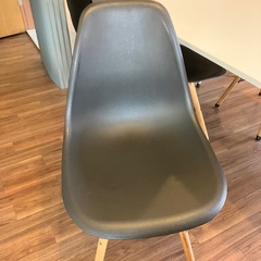 【受付終了しました】事務机  イス6脚付きの画像