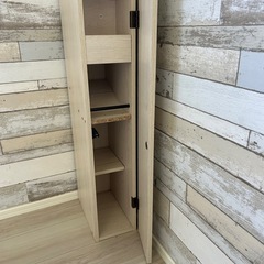 トイレ横収納棚の画像
