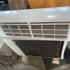 【受付終了】【ジャンク扱い】2019年製 アイリスオーヤマ エアコン 6畳用 IRR-2219G（配管折れ・背板なし）の画像