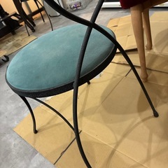 アイアン　アンティーク椅子2脚の画像