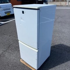 シャープ　冷蔵庫　１３７Ｌ　２０１５年製の画像