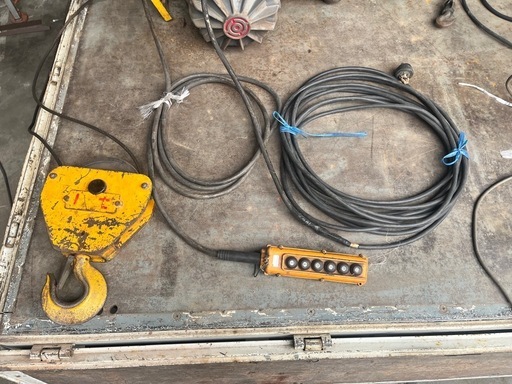 日本ホイスト　電気ホイスト 　3相200V　1.0t　1000Kg　現状渡し