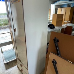 レトロな洋服収納＊の画像