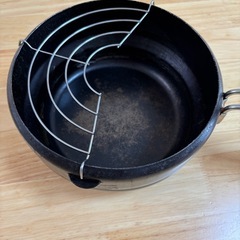 揚げ物用鍋の画像