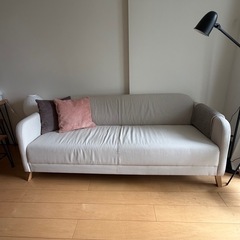 IKEA LINANÄS 3人掛けソファ（Vissle ベージュ）
の画像