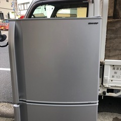 SHARP大きめ冷蔵庫‼️総２２８Ｌ‼️無料❣️の画像
