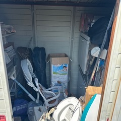 倉庫二つ分のお宝の画像