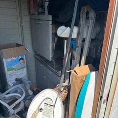 倉庫二つ分のお宝の画像