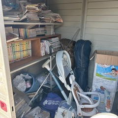 倉庫二つ分のお宝の画像