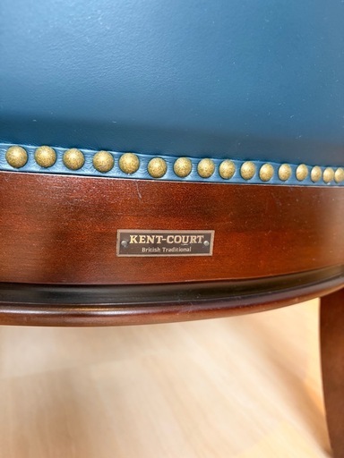 Kent-Court マルニ木工 ブリティッシュ1人掛けソファ2脚とテーブル