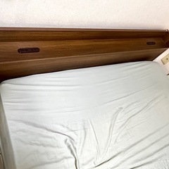 ダブルベッド フレームの画像