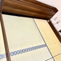 ダブルベッド フレームの画像