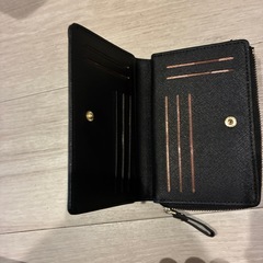 本日限定価格　二つ折り財布の画像