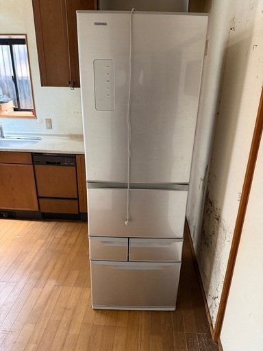 TOSHIBA 冷蔵庫410L 4/3取りに来れる方値段もう少しお安くできます 