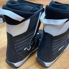 スノーボードの靴の画像
