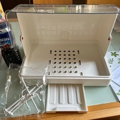 食器保管の画像