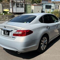 ニッサン　フーガハイブリッド　車検２年付き・バックカメラ・ETC・パワーシート・オットマンの画像