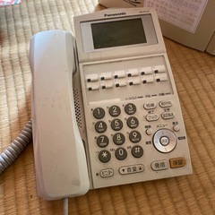 Panasonicビジネスフォン4台と主装置の画像