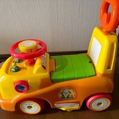 子供用押しぐるまとモグラ叩きの画像