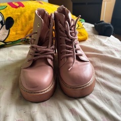 厚底レースアップブーツの画像