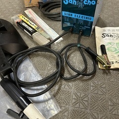 1276😸
スター電器 100ボルト小型ホビイ溶接機 ホームアークサンチョ 溶接棒有りの画像