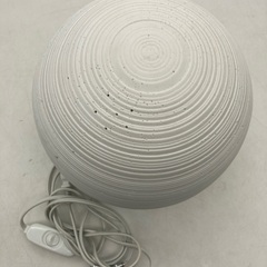 【注目お買い得品♪】ニトリ 陶器製の素敵なテーブルランプ　球形ランプ　SPACEの画像