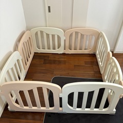 安全ベビーサークル・ベビーゲート♩置くだけ簡単設置♩広さ自由自在の画像