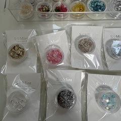 ネイルパーツ 大量まとめ売りの画像